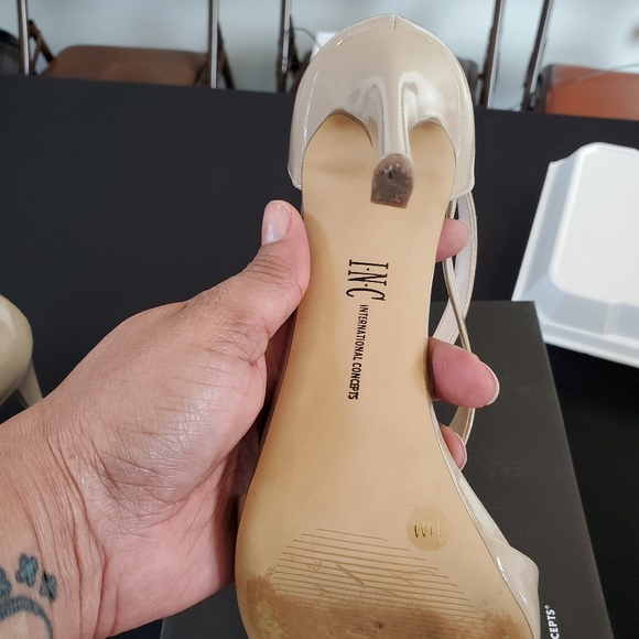 Shoes - Picture 4 of 4